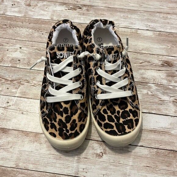 Womens Leopard Print Slip On Canvas Sneakers Size 7 - Picture 2 of 9